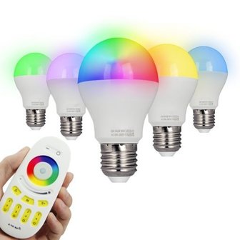 LED-LAMPE E27 6 W RGB + CCT Multicolor + Dual White (2700K - 6000K)