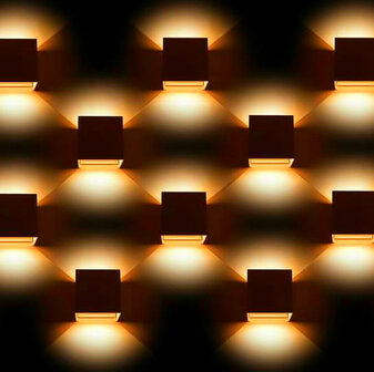 LED wandlamp CUBE 2x3W dimbaar + Sensor IP65 Zwart 3000k/warmwit -Tweezijdig oplichtend
