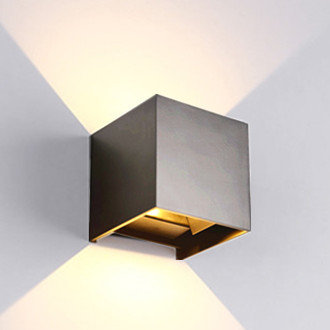 LED wandlamp CUBE 2x3W dimbaar + Sensor IP65 Zwart 3000k/warmwit -Tweezijdig oplichtend