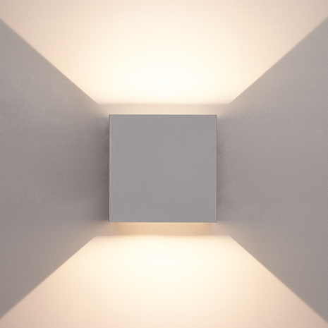 LED wandlamp CUBE 2x3W dimbaar + Sensor IP65 Zwart 3000k/warmwit -Tweezijdig oplichtend